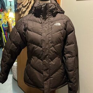 North Face winter jacket, size large. Removable hood. Extremely warm